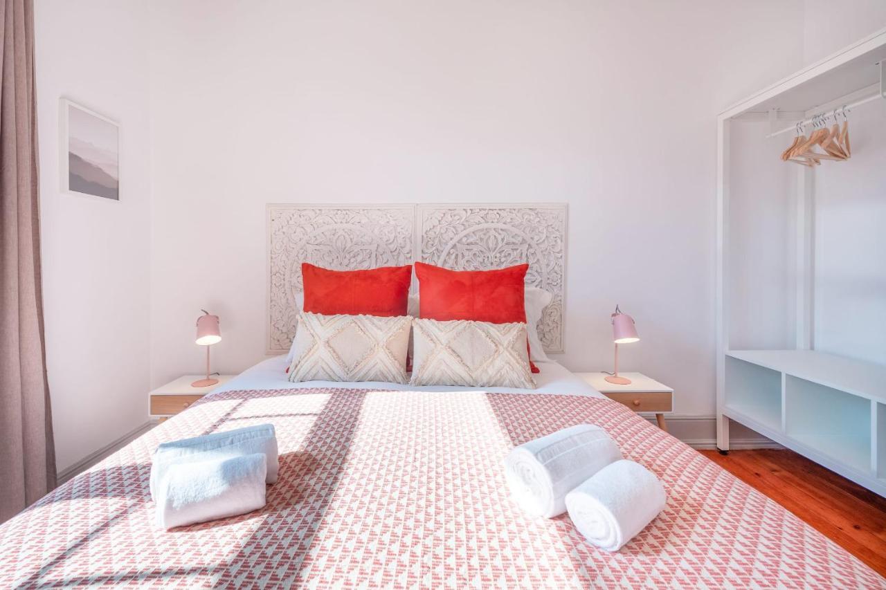 Vita Portucale ! Deluxe 3 Bedroom Apartment In Arroios Lisbona Esterno foto